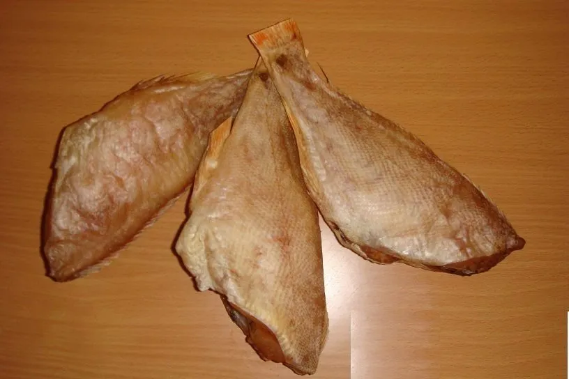 морской окунь холодного копчения. морской окунь холодного копчения. вяленая окунь морской бабочка. вяленая тилапия. окунь морской вяленый филе.